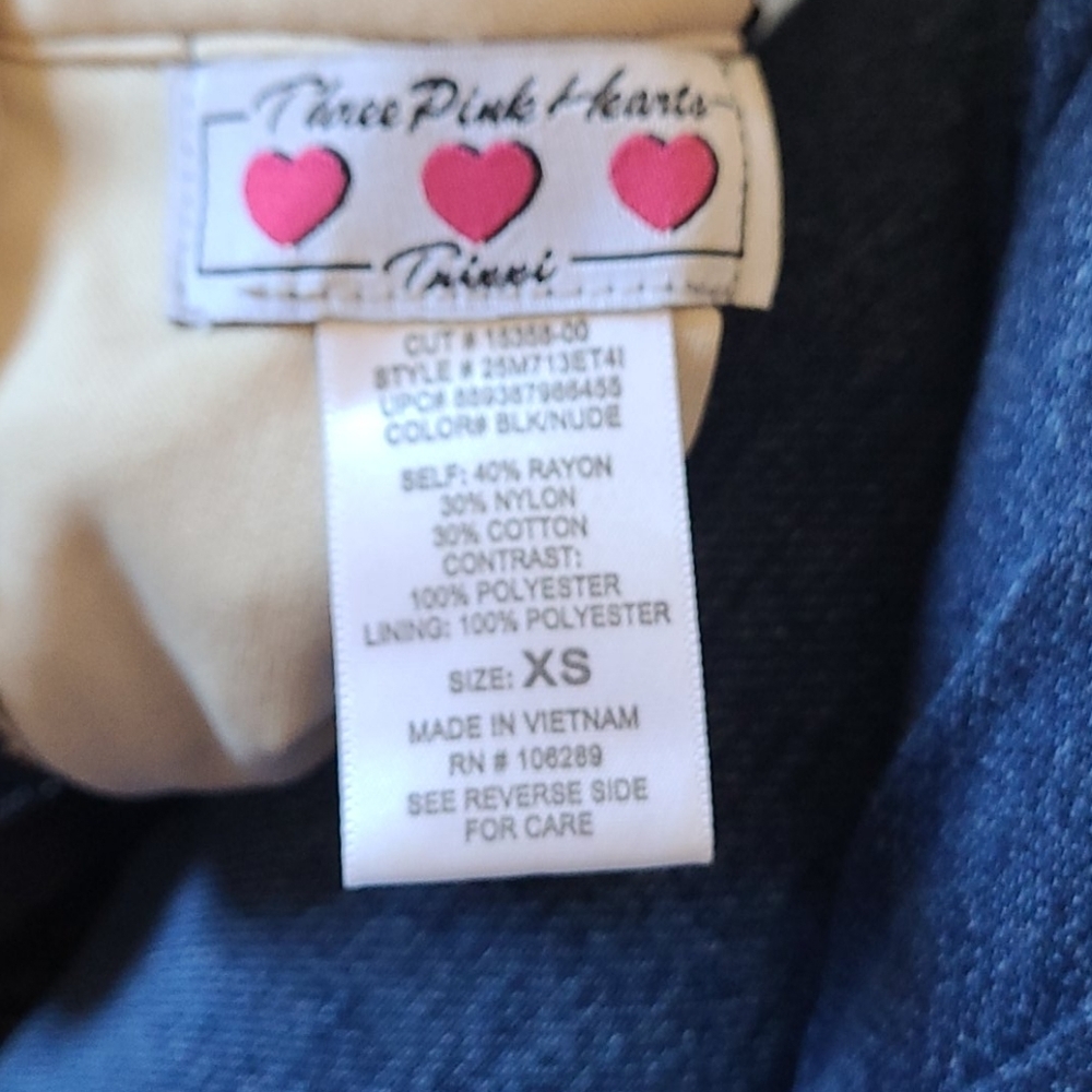B22: Three Pink Hearts, women size xmall blk dress - Picture 5 of 5